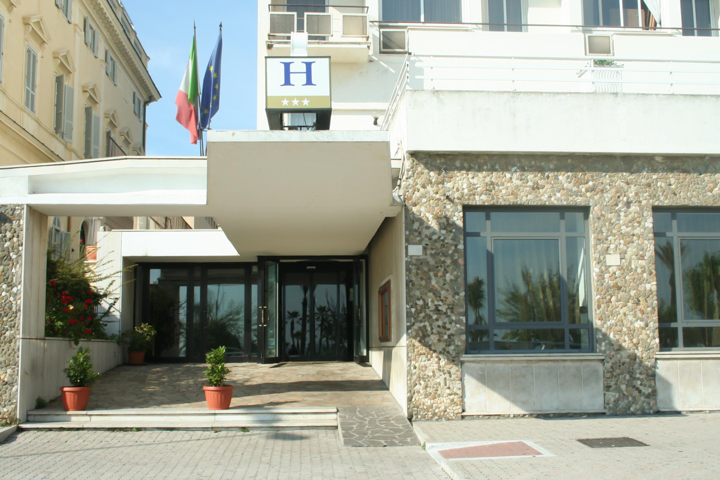 Hotel Mediterraneo Civitavecchia Eksteriør bilde